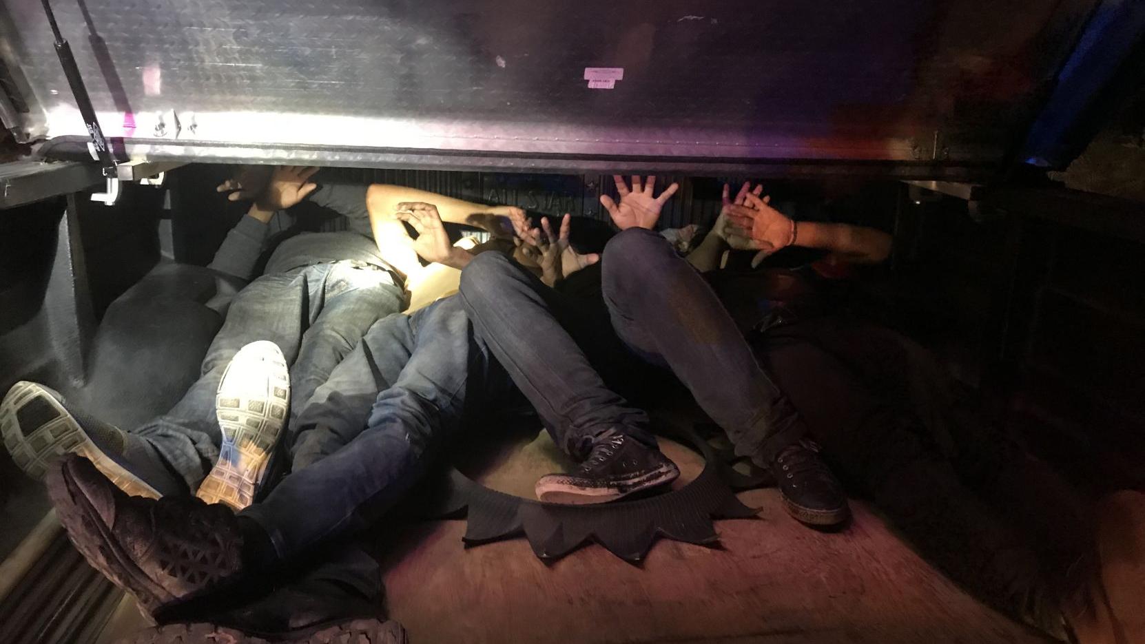 Border Patrol agents arrest 2 U.S. teens for smuggling in stolen truck
